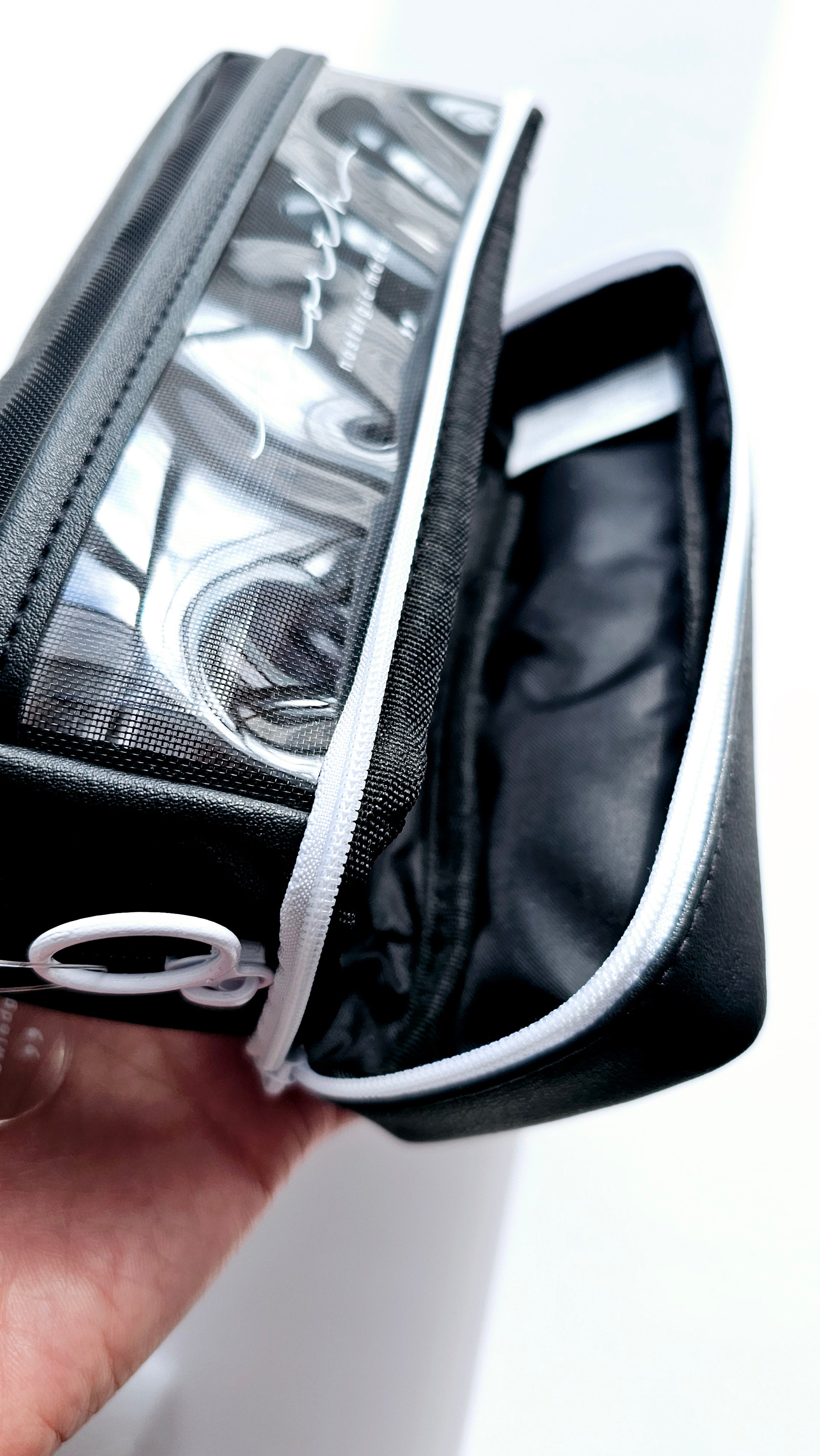 Trousse à crayons en maille noire + rangement inférieur