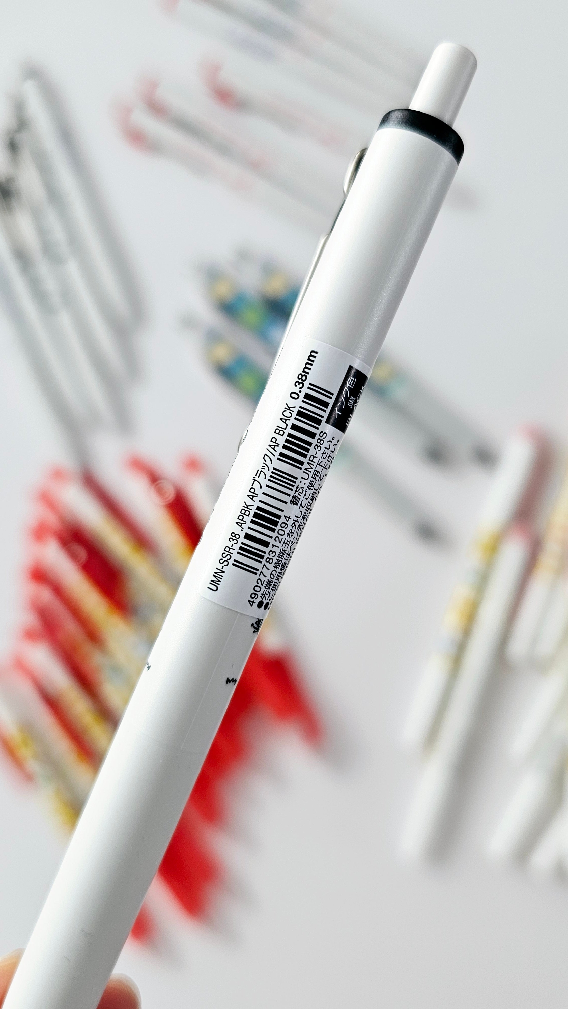 Pochacco Édition Limitée Noir Uni-Ball One — 0,38 mm